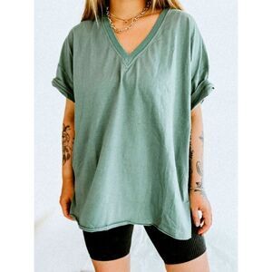 Oversized V-Neck in Palm